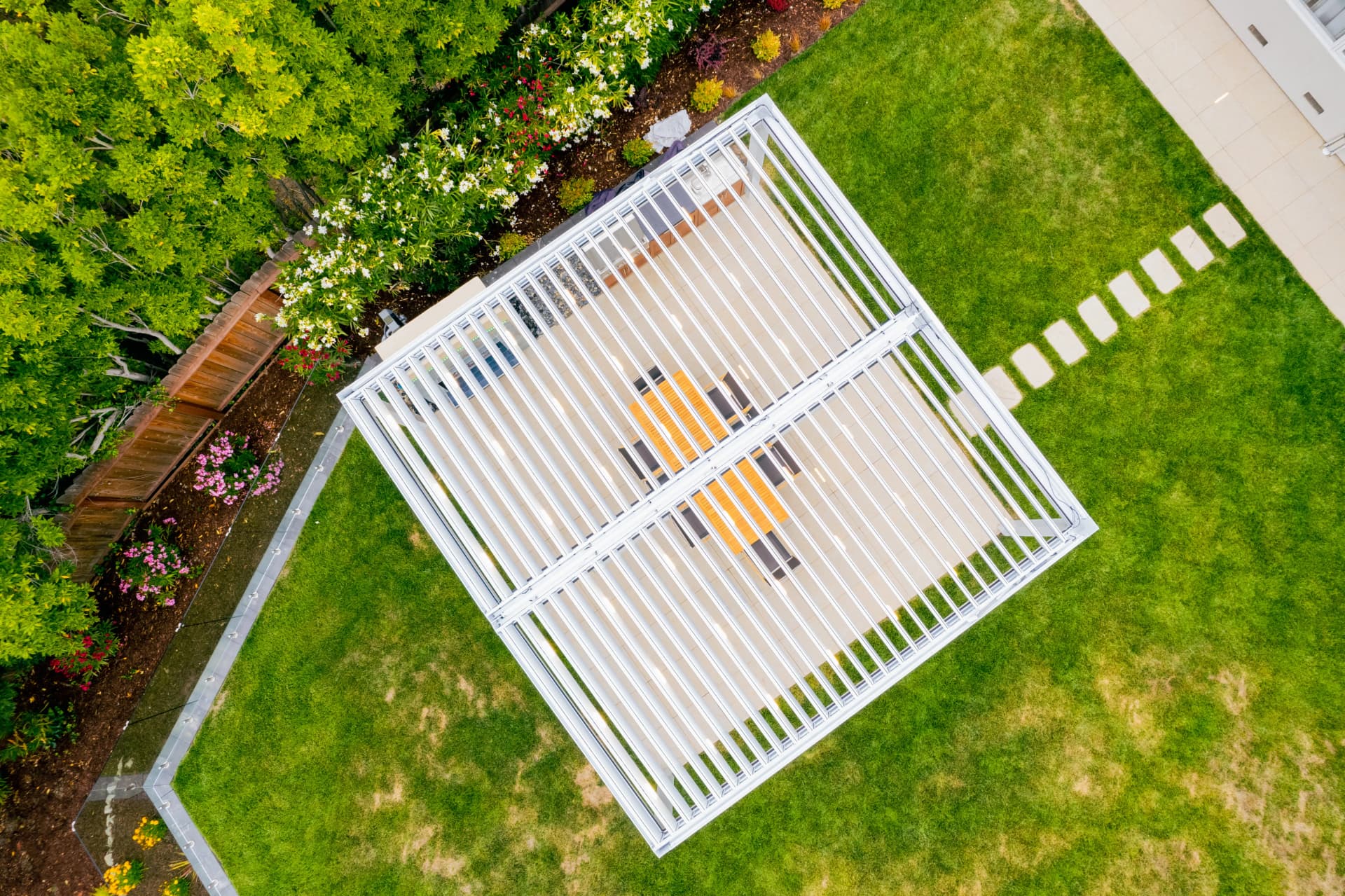 Hillsborough, CA - Refined Outdoor Kitchen Space - Hillsborough, CA